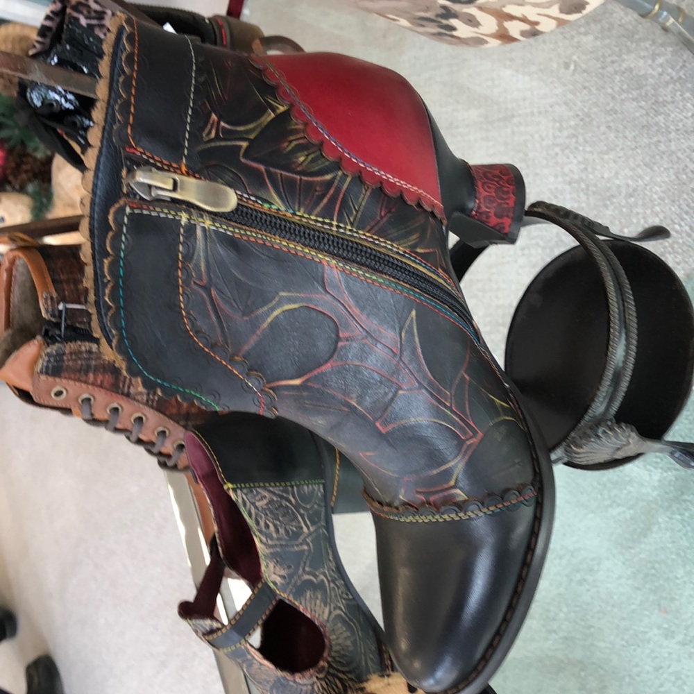 L Artiste Black/color accents EUR sizes 37,40,41 - Picture 3 of 3
